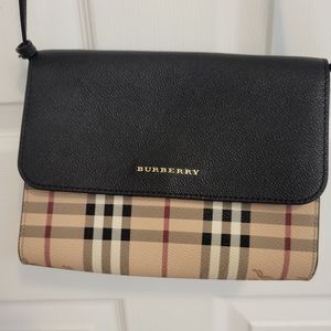 Burberry purse